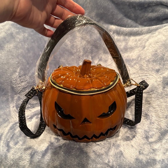 Pumpkin Shaped Crossbody Bag New never used - Picture 9 of 10